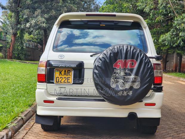 Toyota Land Cruiser Prado 1999 White