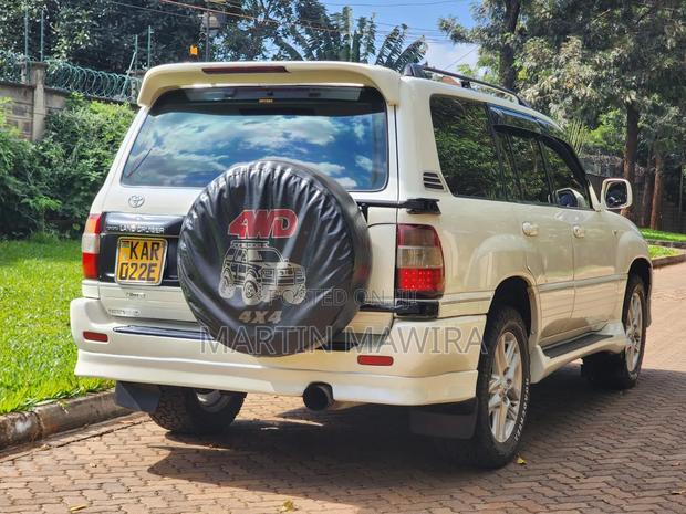 Toyota Land Cruiser Prado 1999 White
