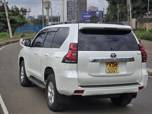 Toyota Land Cruiser Prado 2.8 2018 White