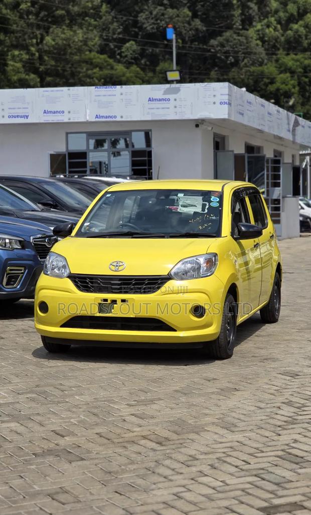 Toyota Passo 2018 Yellow