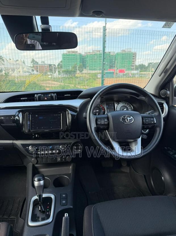 Toyota Hilux 2020 Green