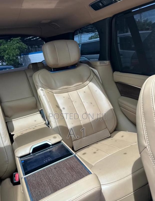 Land Rover Range Rover Autobiography LWB 2023 Gold