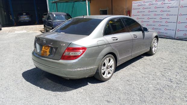 Mercedes-Benz C200 2010 Gray
