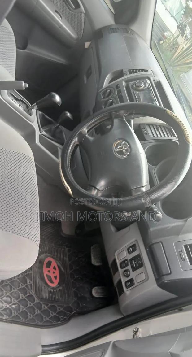 Toyota Hilux 2014 Silver