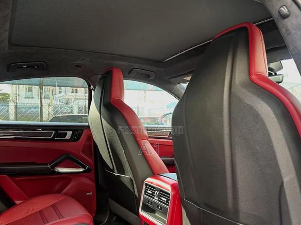 Porsche Cayenne Turbo AWD 2019 Blue