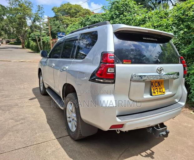 Toyota Land Cruiser Prado 2010 Silver