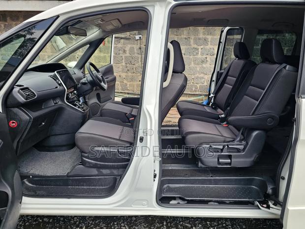 Nissan Serena 2020 White