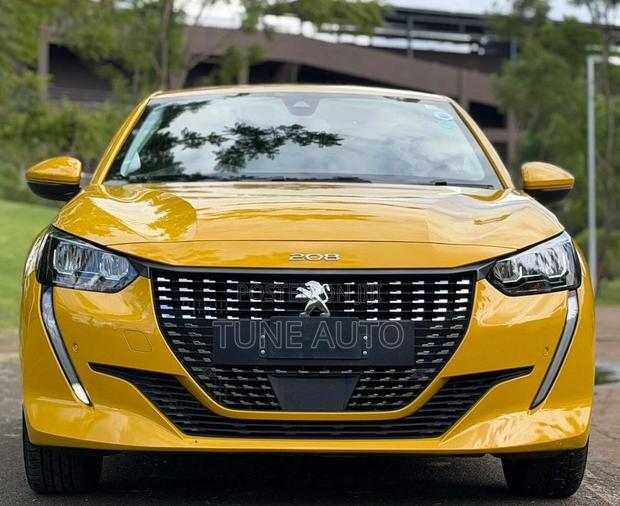 Peugeot 208 2020 Yellow