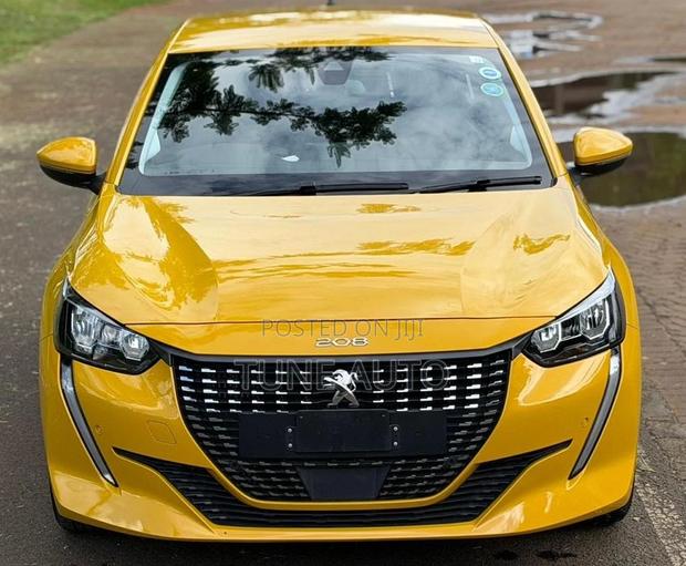 Peugeot 208 2020 Yellow