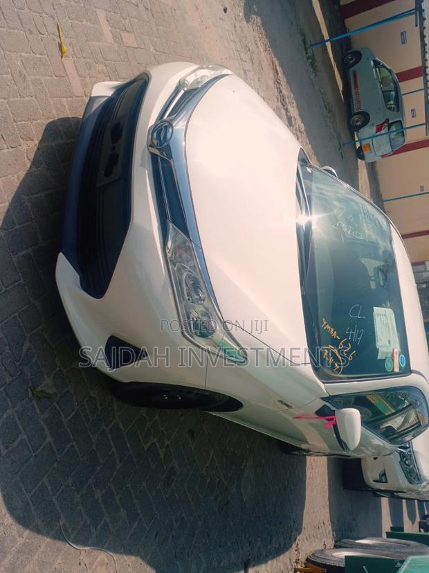 Toyota Corolla Fielder 1.5 Hybrid FWD 2019 Pearl