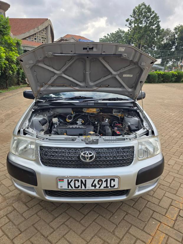 Toyota Succeed 2010 Silver