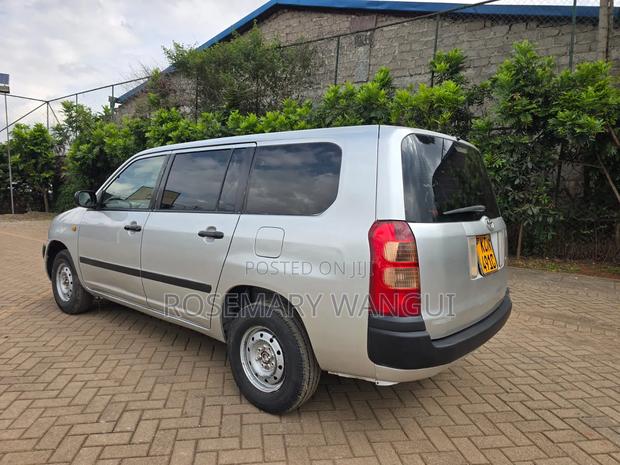 Toyota Succeed 2010 Silver