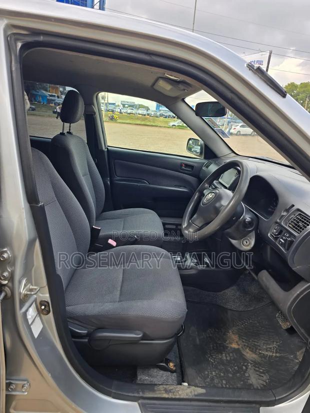 Toyota Succeed 2010 Silver