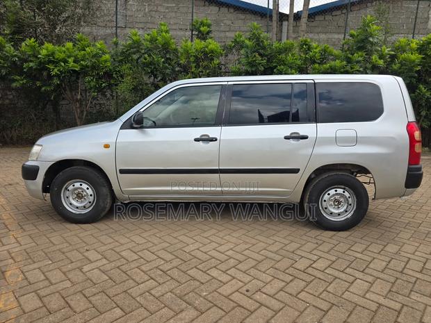 Toyota Succeed 2010 Silver
