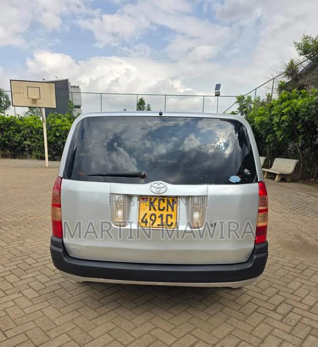 Toyota Succeed 2010 Silver