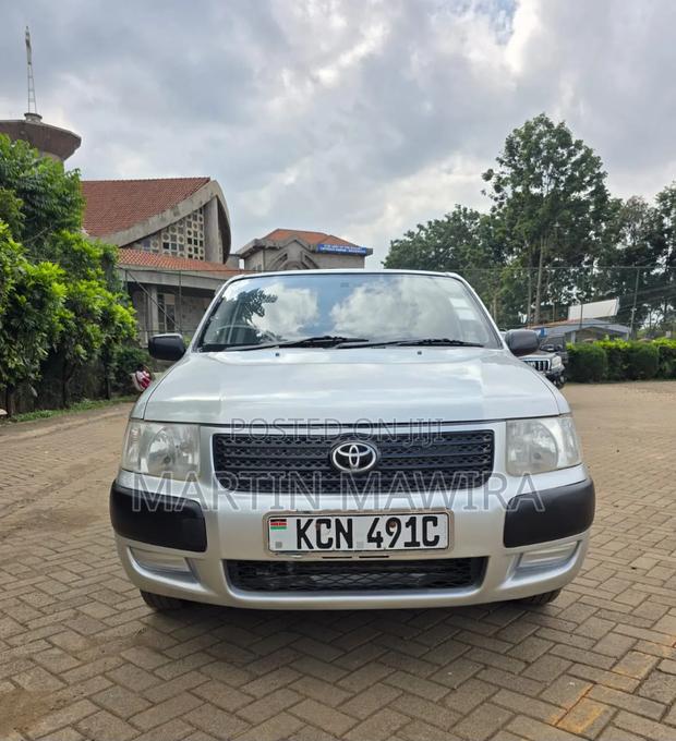 Toyota Succeed 2010 Silver