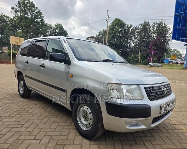 Toyota Succeed 2010 Silver