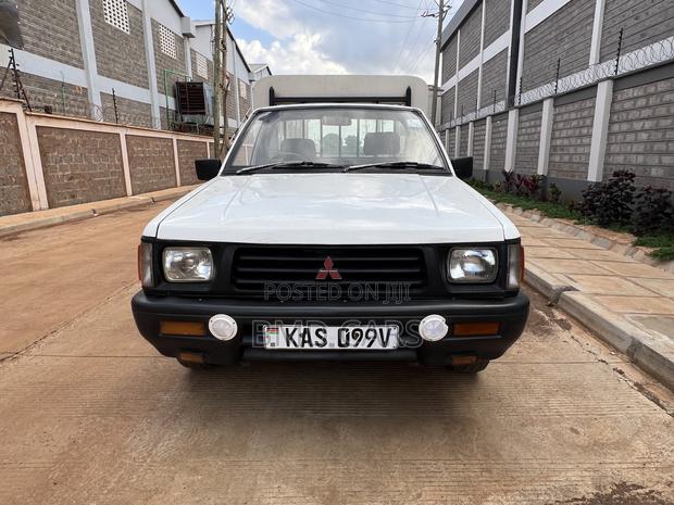 Mitsubishi L200 Single Cab 2.5 TD 2006 White