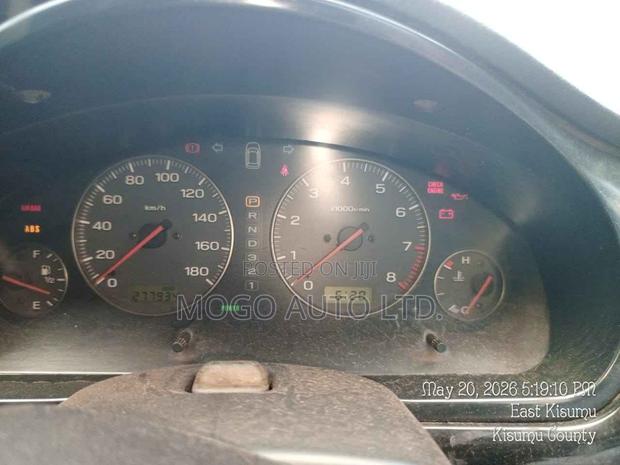 Subaru Legacy 2000 White