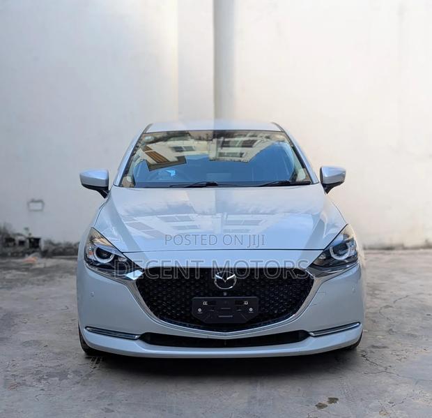 Mazda 2 2020 Silver