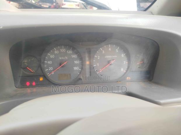Nissan Serena 2003 Silver