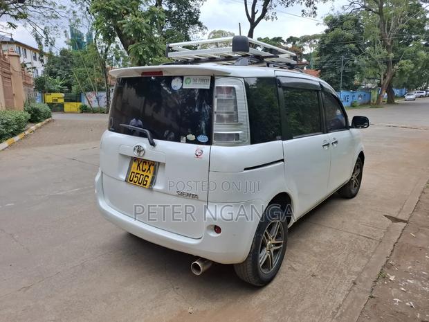Toyota Sienta 1.5 FWD 2012 White