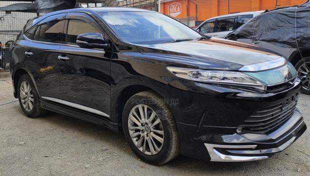 Toyota Harrier 2.0 2020 Black