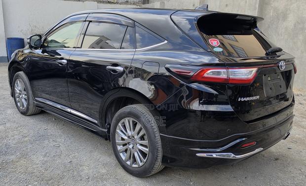Toyota Harrier 2.0 2020 Black