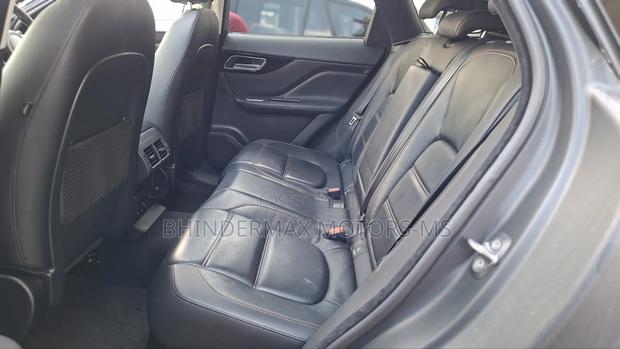 Jaguar F-Pace 2018 White