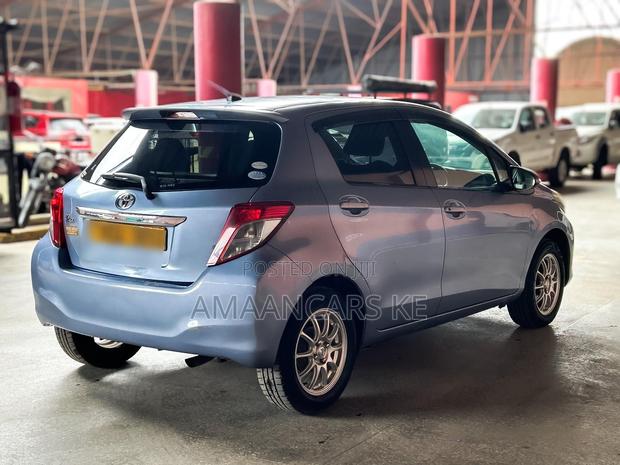 Toyota Vitz 1.3 FWD 3dr 2012 Blue
