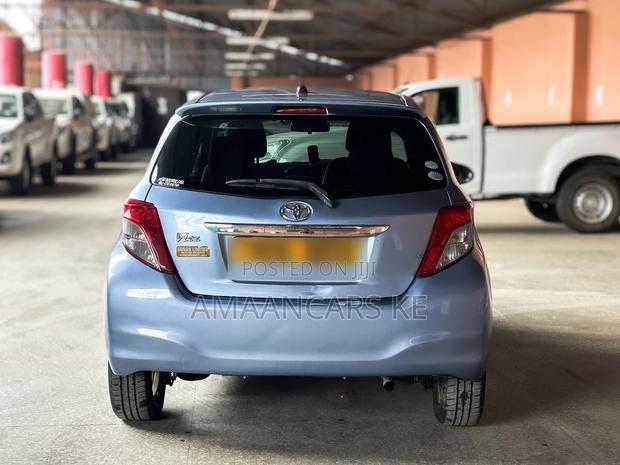 Toyota Vitz 1.3 FWD 3dr 2012 Blue