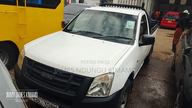 Isuzu D-MAX 2010 White