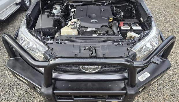 Toyota Hilux 2021 Gray