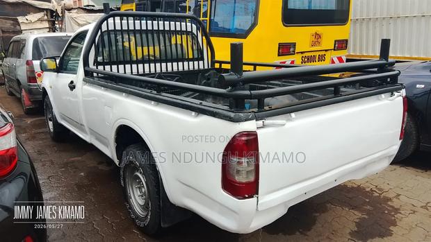 Isuzu D-MAX 2010 White