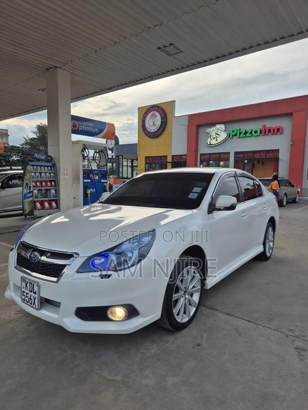 Subaru Legacy 2.5i 4dr Sedan AWD (2.5L 4cyl 6M) 2014 White