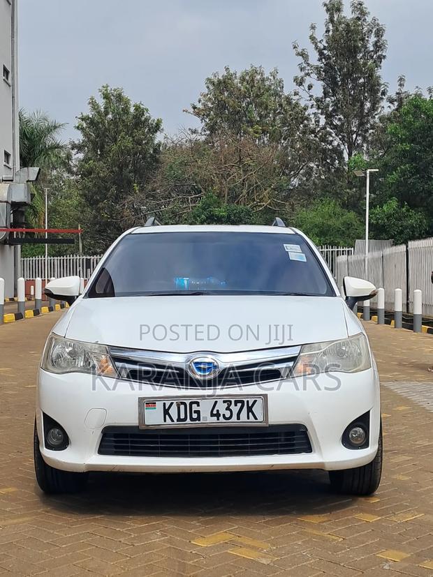 Toyota Corolla Fielder 1.5 Hybrid FWD 2014 White