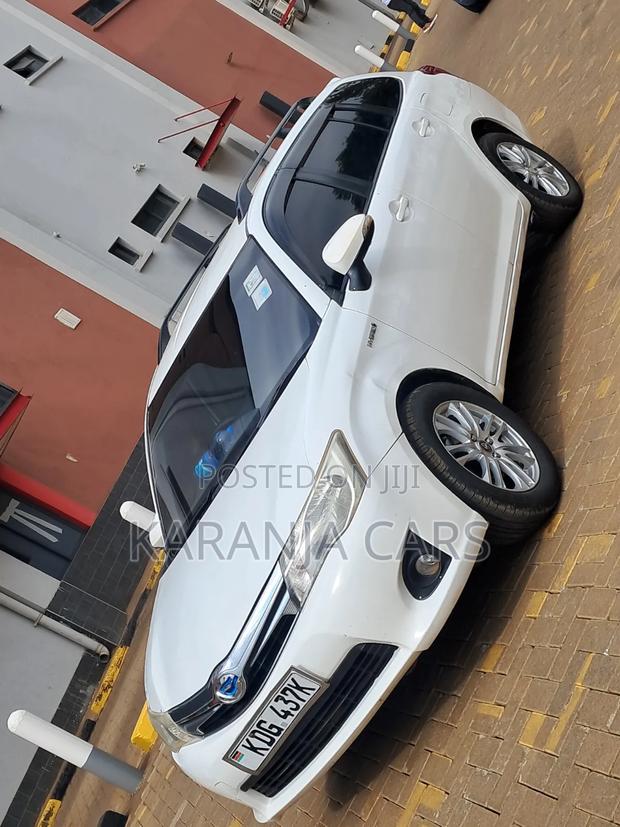 Toyota Corolla Fielder 1.5 Hybrid FWD 2014 White