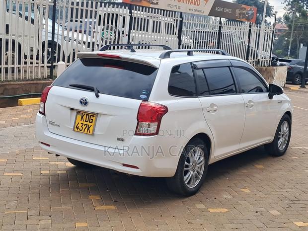 Toyota Corolla Fielder 1.5 Hybrid FWD 2014 White