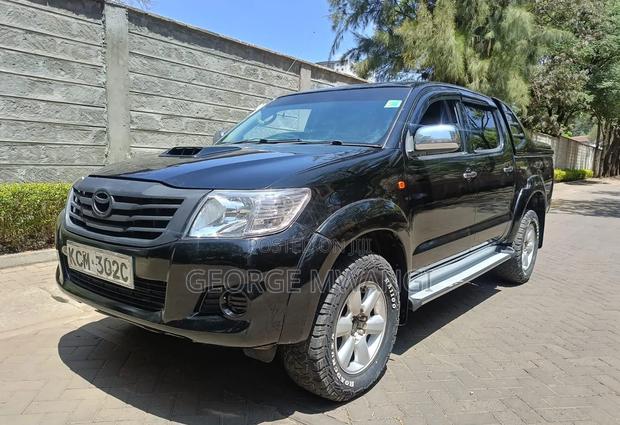 Toyota Hilux 2010 Black