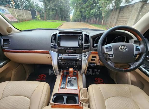 Toyota Land Cruiser 4.5 V8 VXR 2013 Black