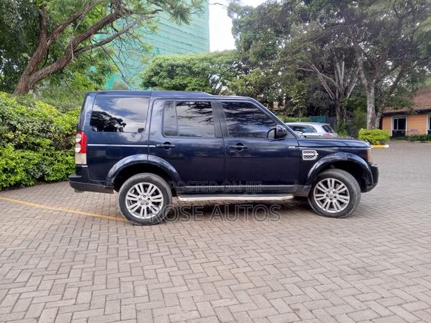 Land Rover Discovery 2012 Blue