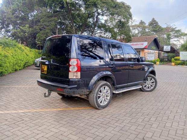 Land Rover Discovery 2012 Blue