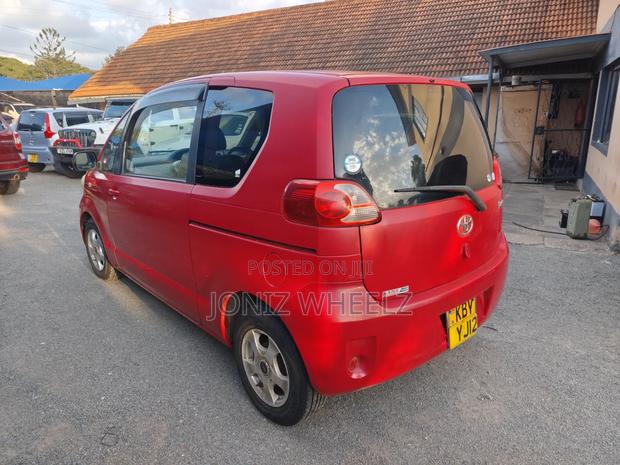 Toyota Porte 1.3 FWD 2007 Red
