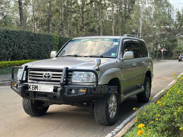 Toyota Land Cruiser HDJ 100 2003 Silver