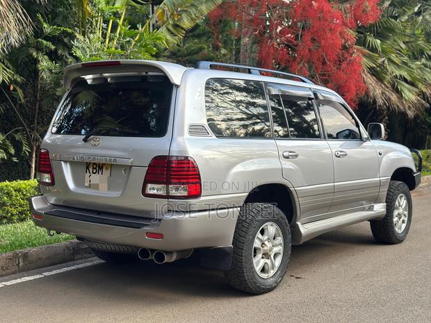Toyota Land Cruiser HDJ 100 2003 Silver