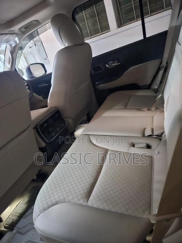 Toyota Land Cruiser 2021 Gold