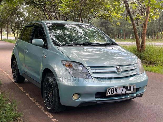 Toyota IST 2006 Blue
