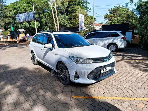 Toyota Corolla Fielder 2018 White