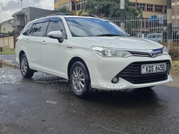 Toyota Corolla Fielder 2017 White