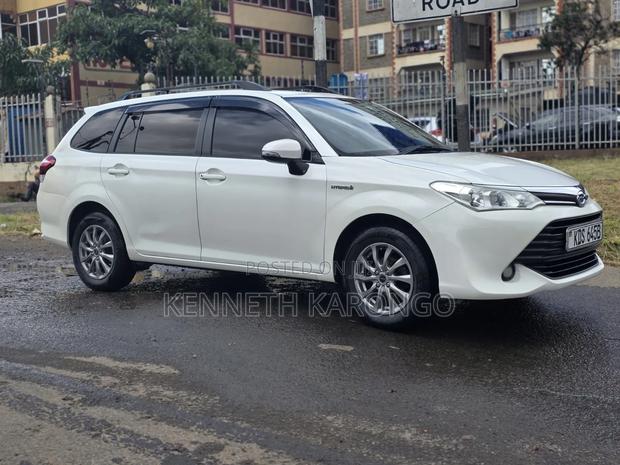 Toyota Corolla Fielder 2017 White
